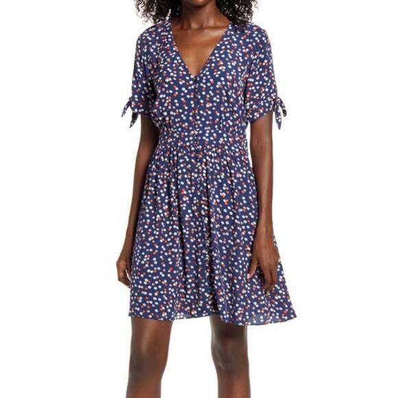 Madewell Tie Sleeve Button Front Dress in Mini Daisy Navy Blue - Picture 1 of 7
